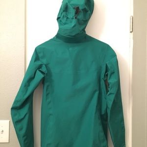 Arc'teryx Jackets & Coats - Women’s Arc’Teryx Beta LX Goretex Pro XS EUC Arc'teryx Jackets & Coats - Women’s Arc’Teryx Beta LX Goretex Pro XS EUC